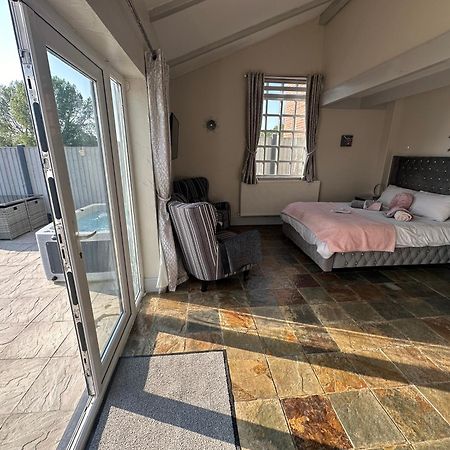 Dwylig Isa Holiday Cottages Rhuddlan Bilik gambar